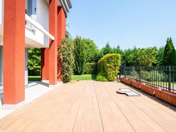 casa indipendente in vendita ad Abano Terme in zona Monteortone
