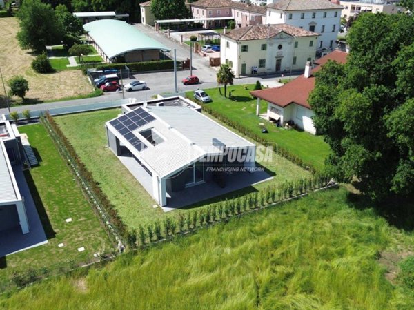 casa indipendente in vendita ad Abano Terme in zona Monterosso