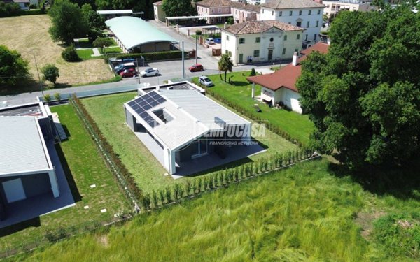 casa indipendente in vendita ad Abano Terme in zona Monterosso