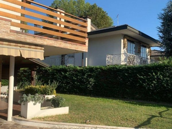 casa indipendente in vendita ad Abano Terme