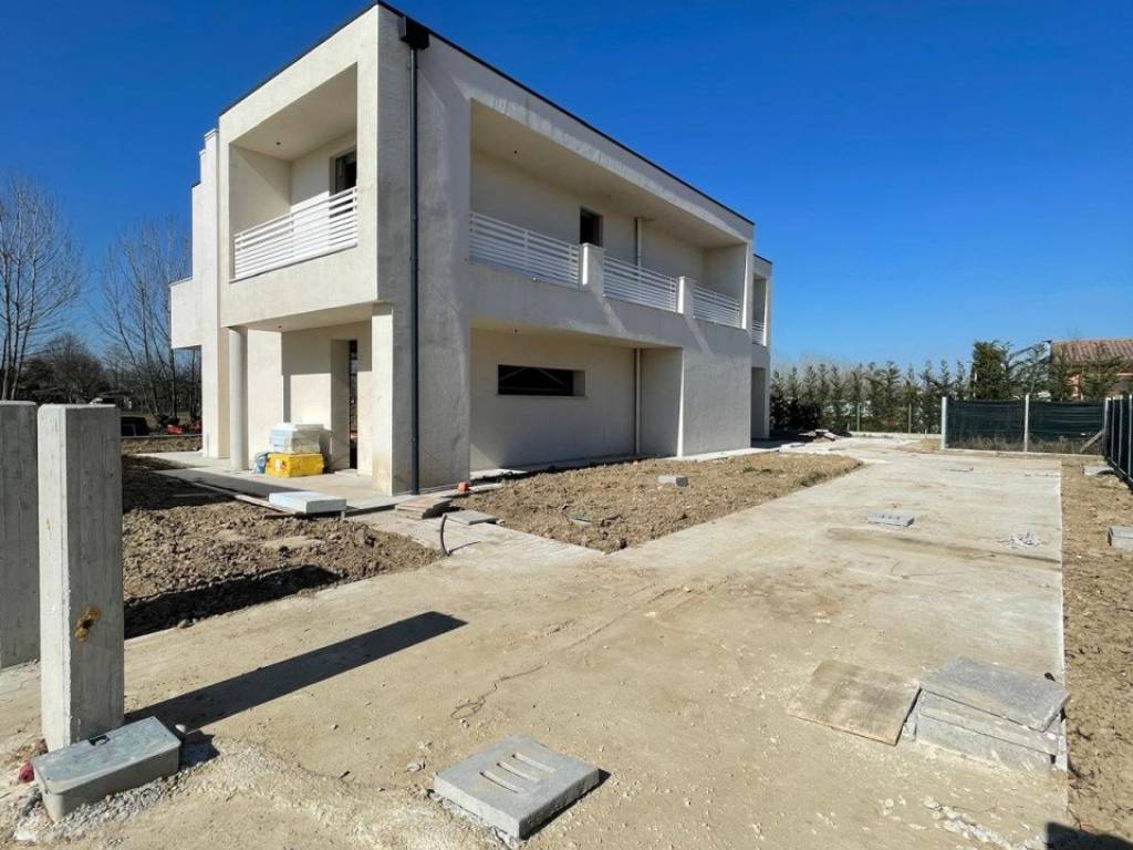 casa indipendente in vendita ad Abano Terme