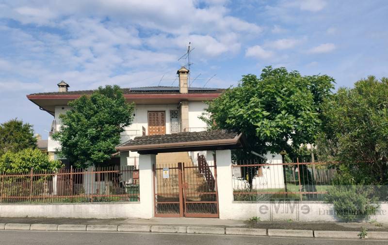 casa indipendente in vendita ad Abano Terme
