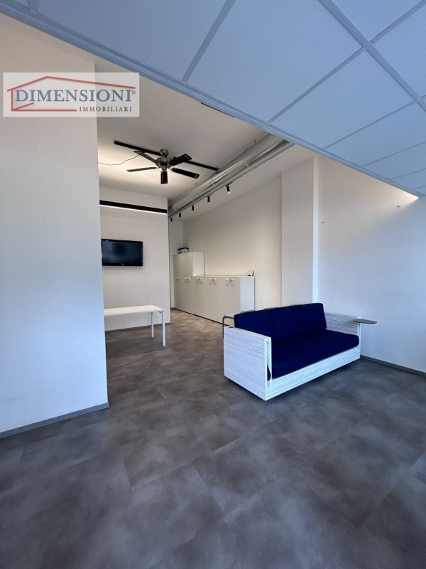 negozio in vendita ad Abano Terme in zona Monteortone