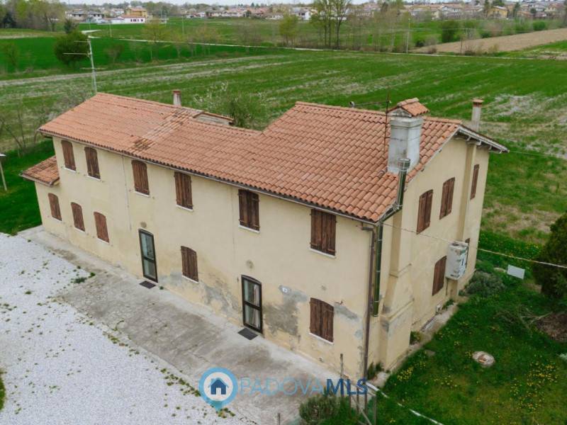 casa indipendente in vendita ad Abano Terme in zona Giarre