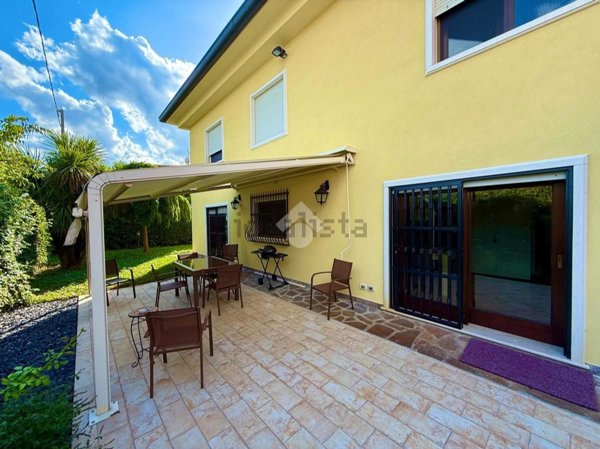 casa indipendente in vendita ad Abano Terme