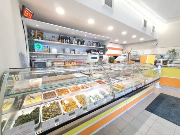 negozio in vendita ad Abano Terme