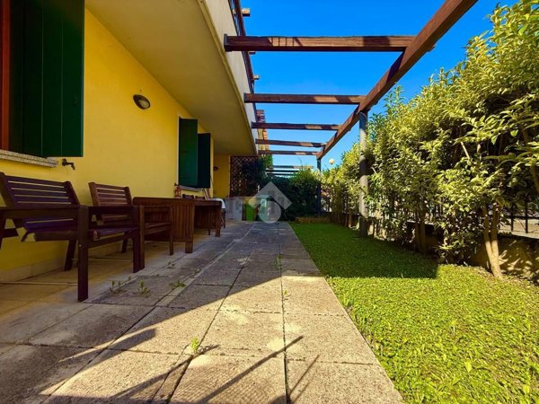 appartamento in vendita ad Abano Terme in zona Monteortone