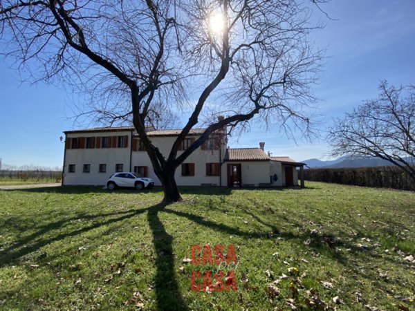 casa indipendente in vendita ad Abano Terme in zona Monterosso