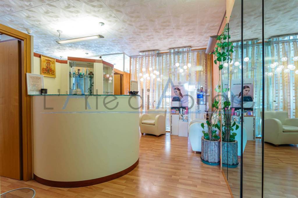 negozio in vendita ad Abano Terme