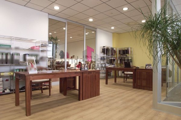 ufficio in vendita ad Abano Terme