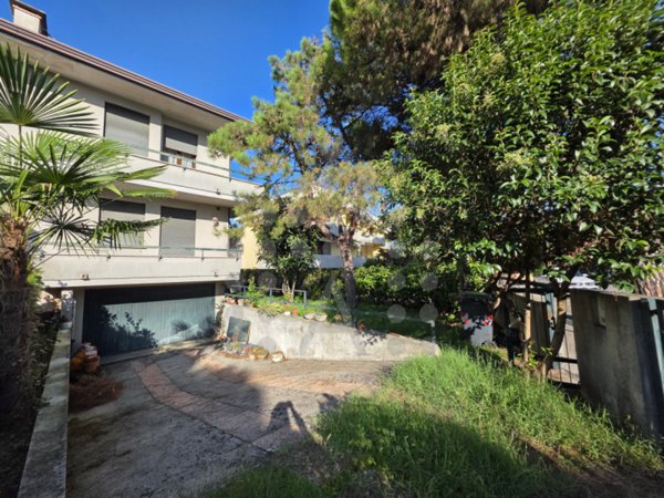 casa indipendente in vendita ad Abano Terme
