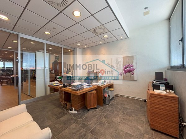 ufficio in vendita ad Abano Terme