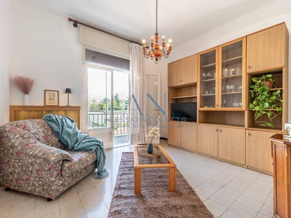 appartamento in vendita ad Abano Terme in zona Monteortone