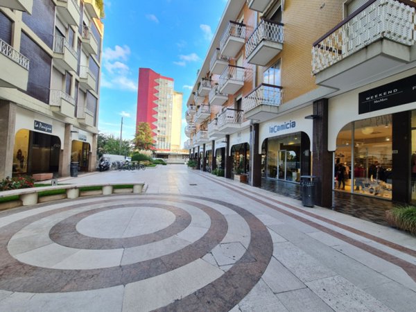 negozio in vendita ad Abano Terme