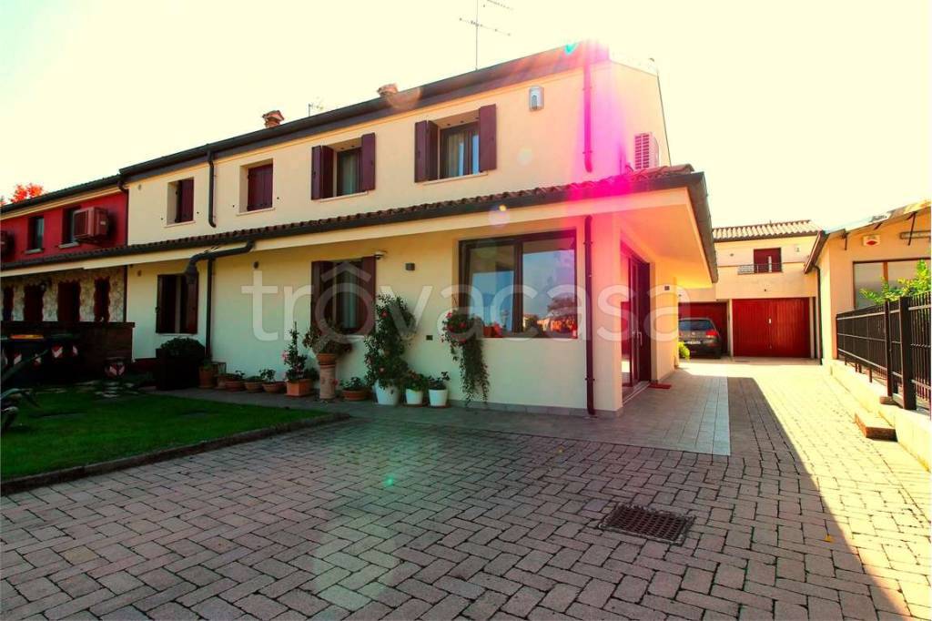 casa indipendente in vendita ad Abano Terme