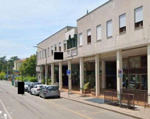 locale di sgombero in vendita ad Abano Terme