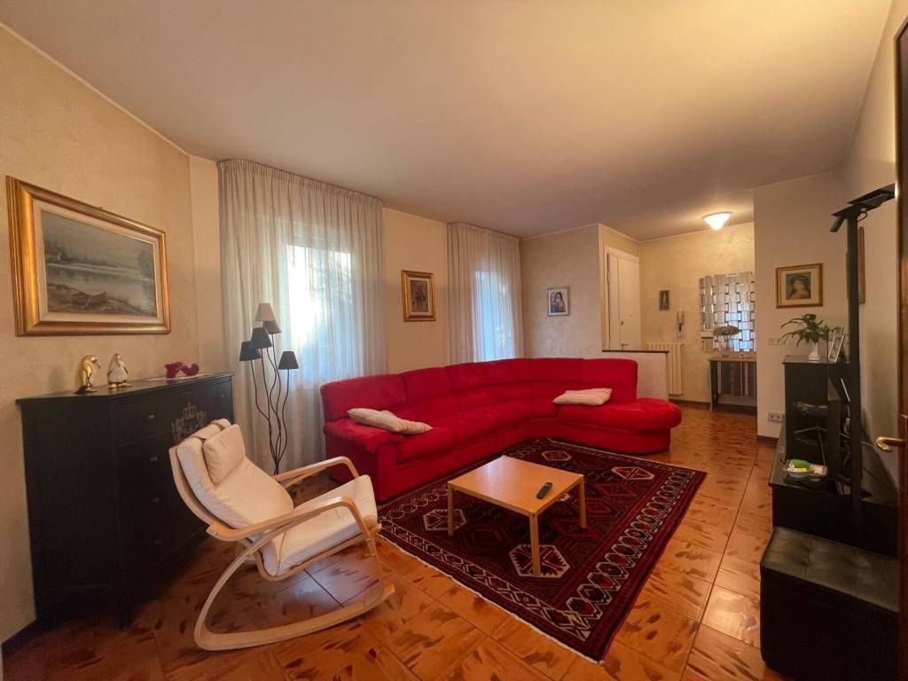 casa indipendente in vendita ad Abano Terme in zona Monteortone