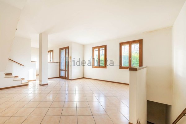 casa indipendente in vendita ad Abano Terme in zona Monteortone