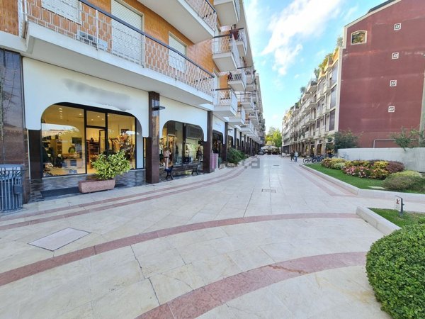 negozio in vendita ad Abano Terme