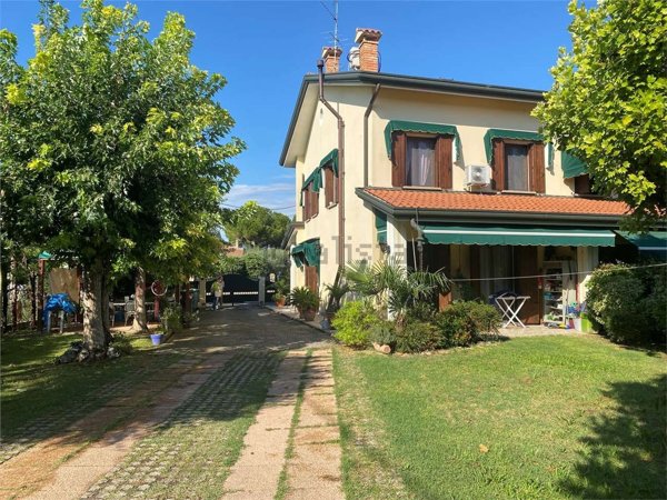 casa indipendente in vendita ad Abano Terme