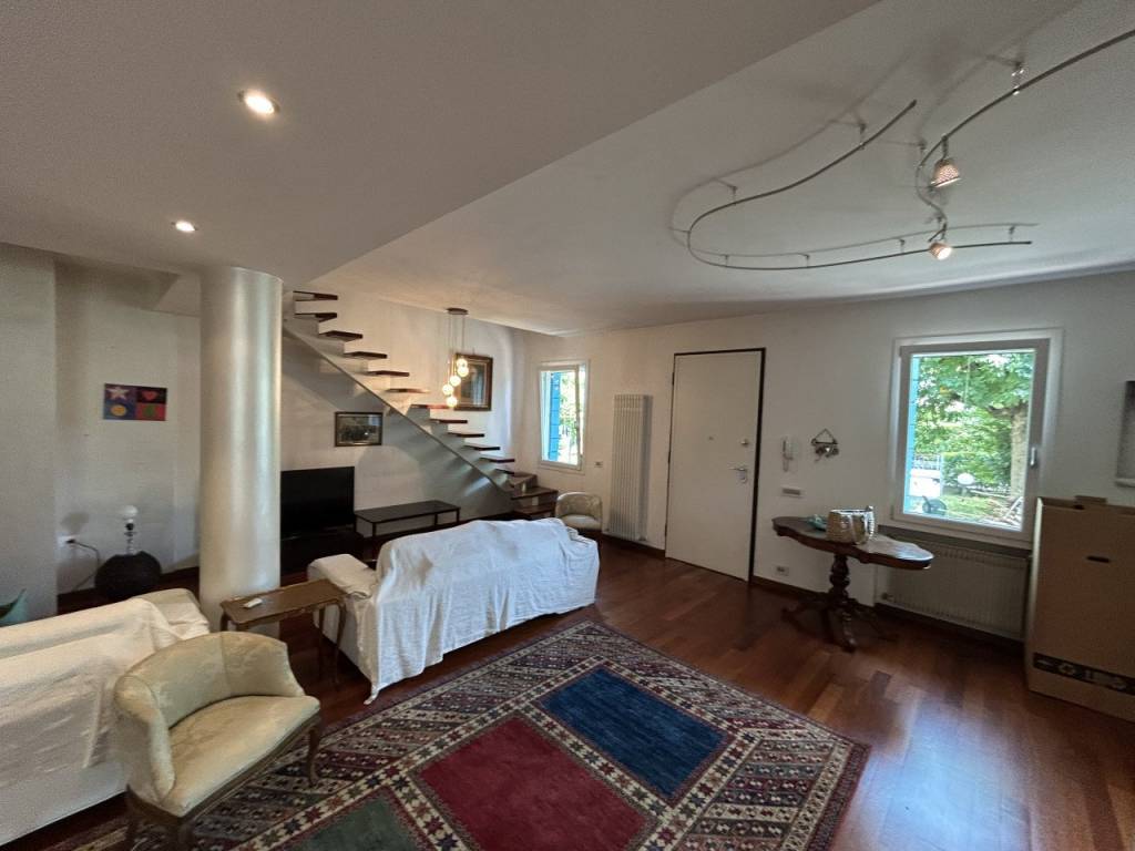 casa indipendente in vendita ad Abano Terme in zona Monteortone