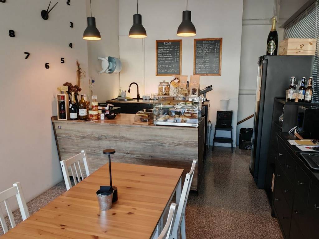 negozio in vendita ad Abano Terme in zona Monteortone