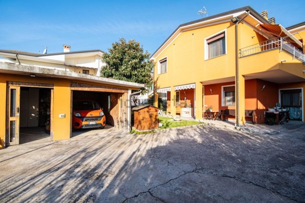 casa indipendente in vendita ad Abano Terme