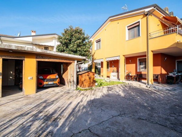 casa indipendente in vendita ad Abano Terme