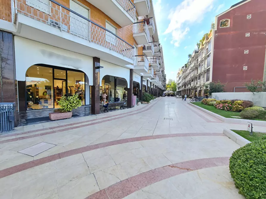 negozio in vendita ad Abano Terme