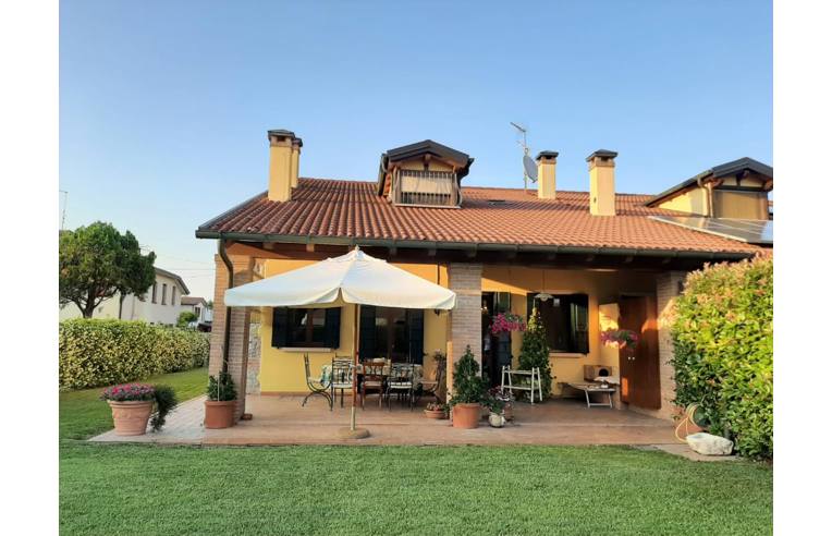 casa indipendente in vendita ad Abano Terme in zona Giarre