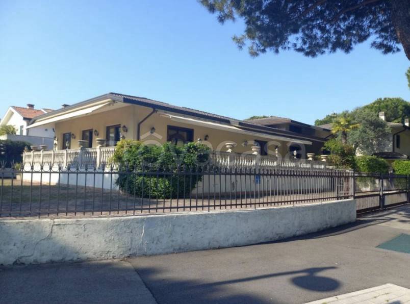 casa indipendente in vendita ad Abano Terme