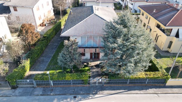 casa indipendente in vendita ad Abano Terme