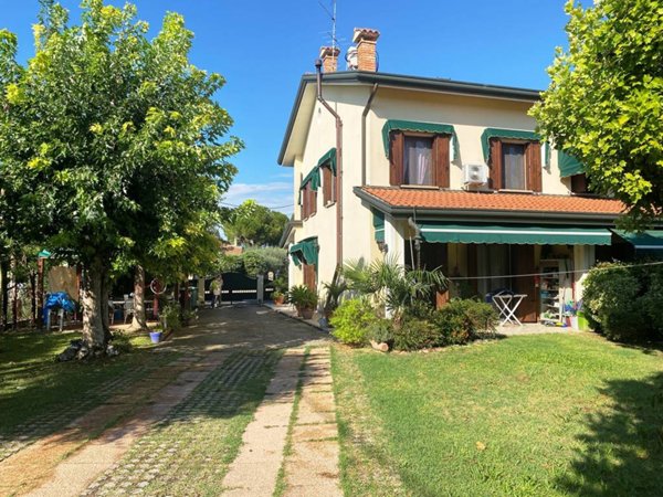 casa indipendente in vendita ad Abano Terme