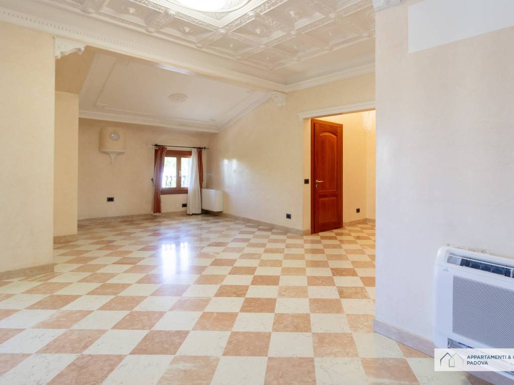 casa indipendente in vendita ad Abano Terme