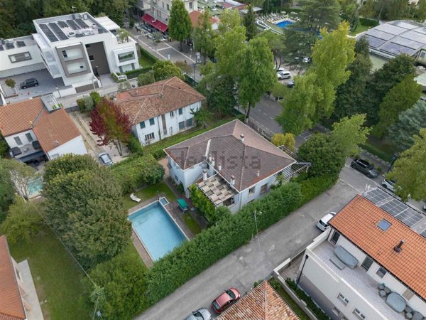 casa indipendente in vendita ad Abano Terme