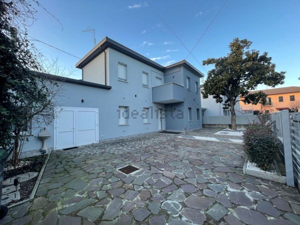 casa indipendente in vendita ad Abano Terme