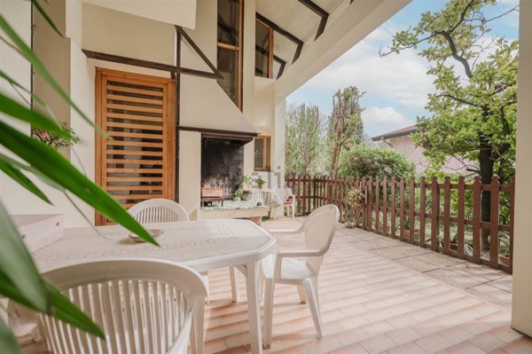 casa indipendente in vendita ad Abano Terme in zona Monterosso