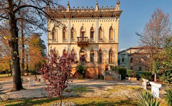 casa indipendente in vendita ad Abano Terme