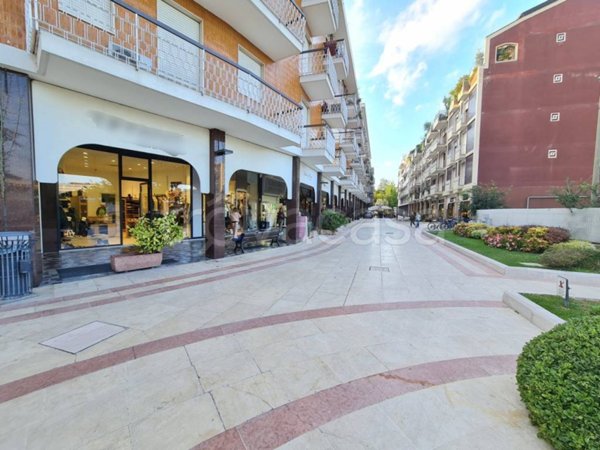 negozio in vendita ad Abano Terme