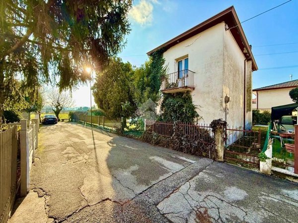 casa indipendente in vendita ad Abano Terme