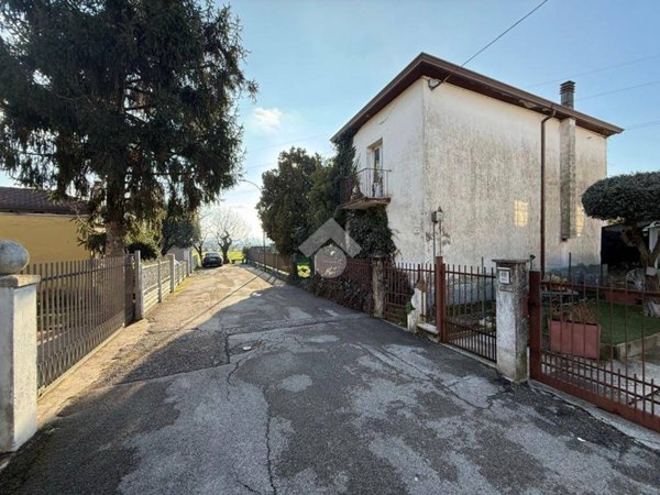casa indipendente in vendita ad Abano Terme