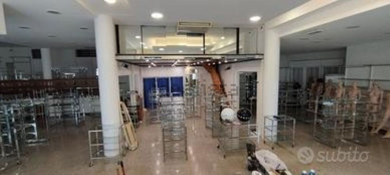 negozio in vendita ad Abano Terme