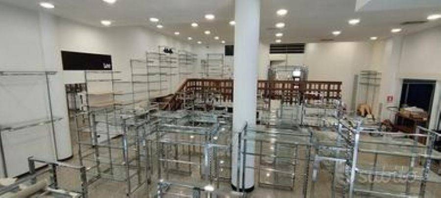 negozio in vendita ad Abano Terme