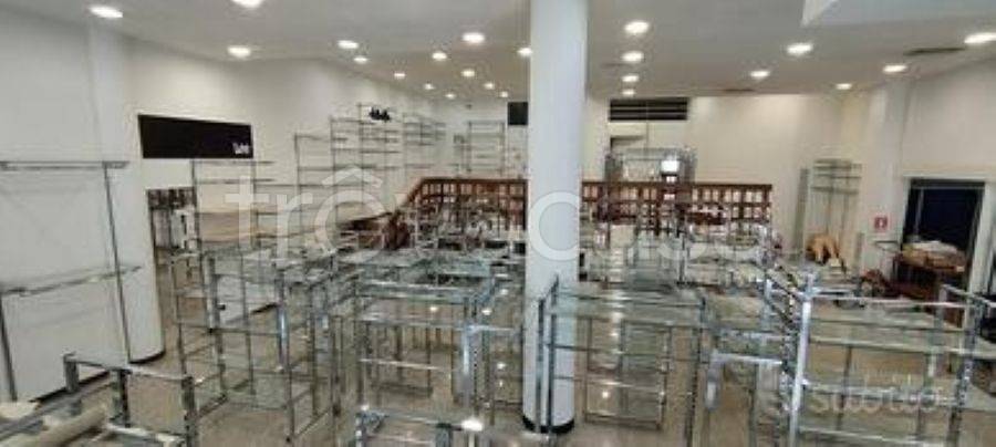 negozio in vendita ad Abano Terme