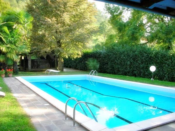 casa indipendente in vendita ad Abano Terme in zona Feriole