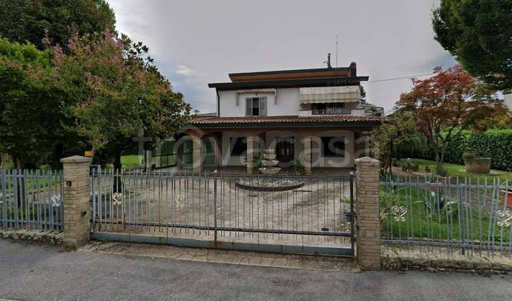 casa indipendente in vendita ad Abano Terme