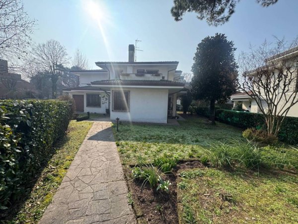 casa indipendente in vendita ad Abano Terme