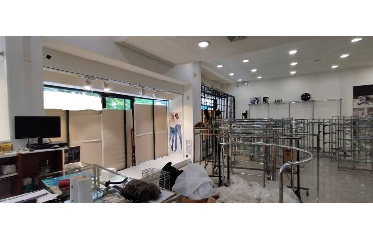 negozio in vendita ad Abano Terme in zona Monteortone