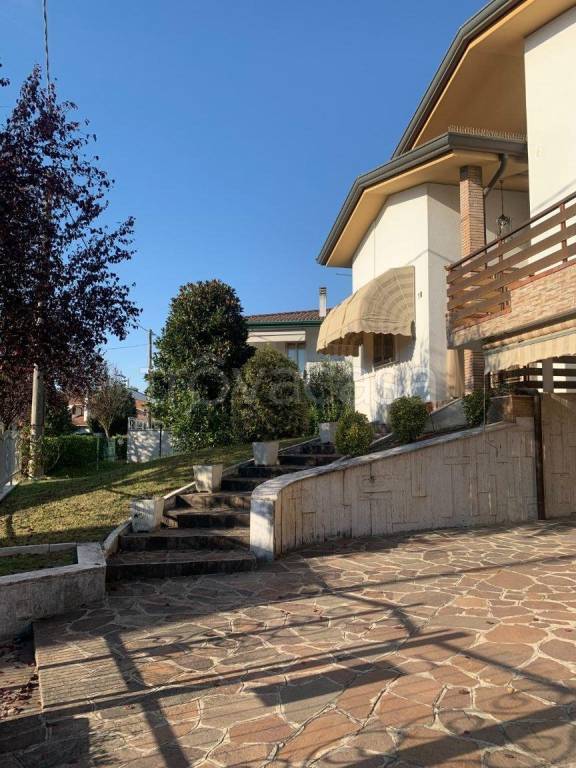 casa indipendente in vendita ad Abano Terme