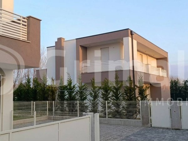 casa indipendente in vendita ad Abano Terme